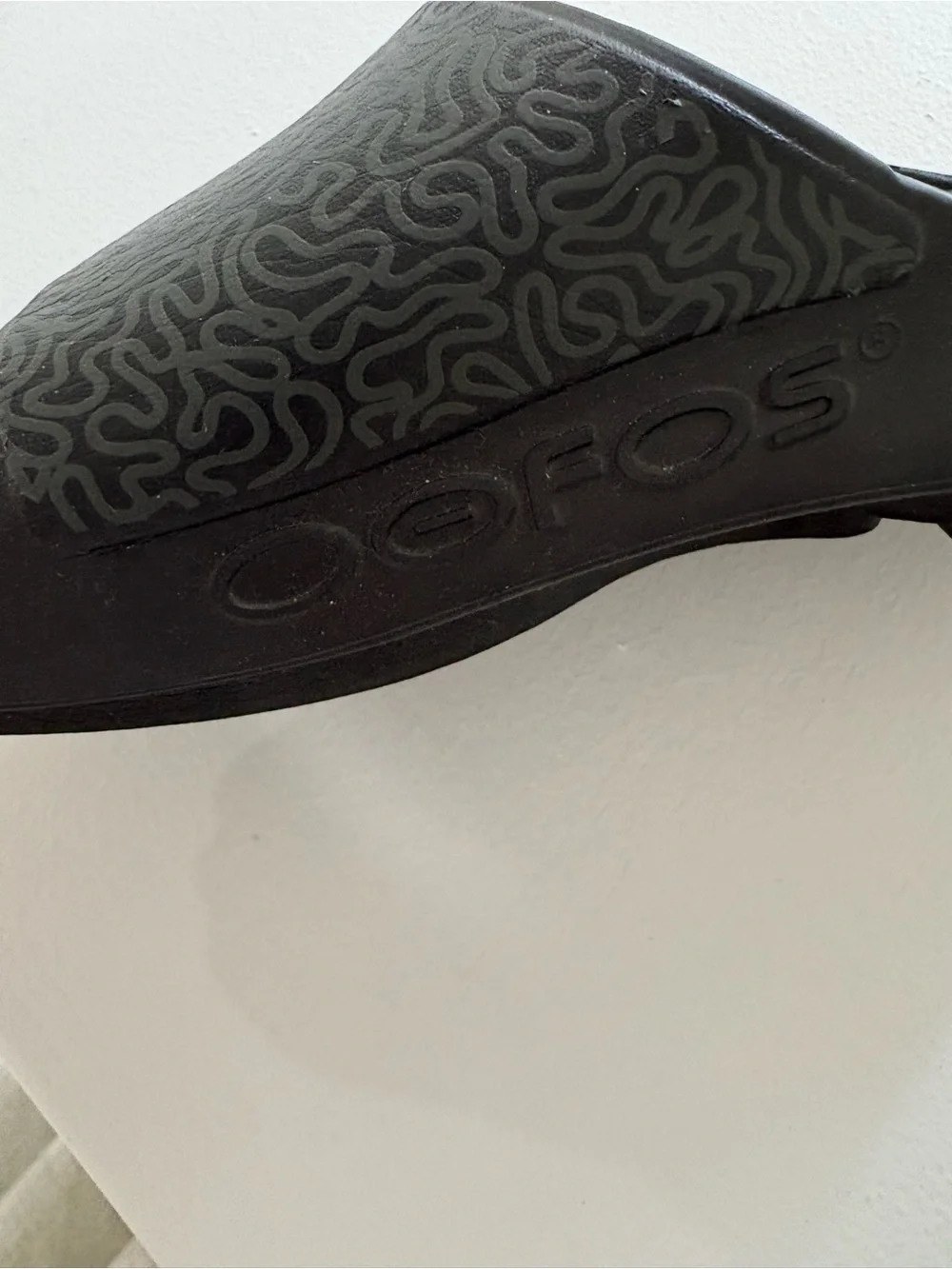 OOFOS Black Adjustable Strap Slide Sandals